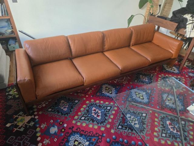 Comment changer le cuir d'un salon complet Knoll sur Paris ?