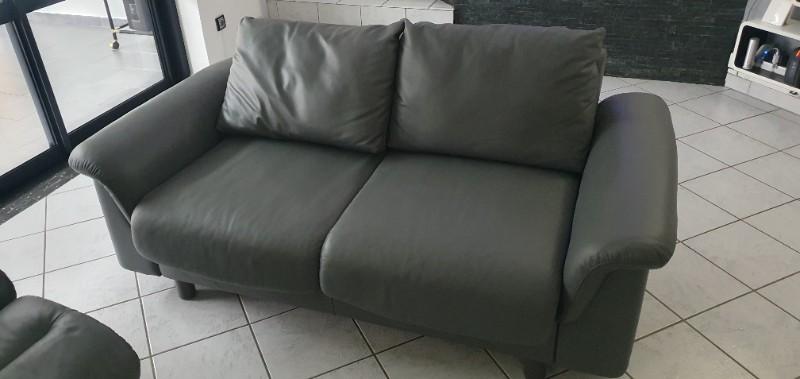 Comment changer la couleur du cuir des mes fauteuils et canapé ?