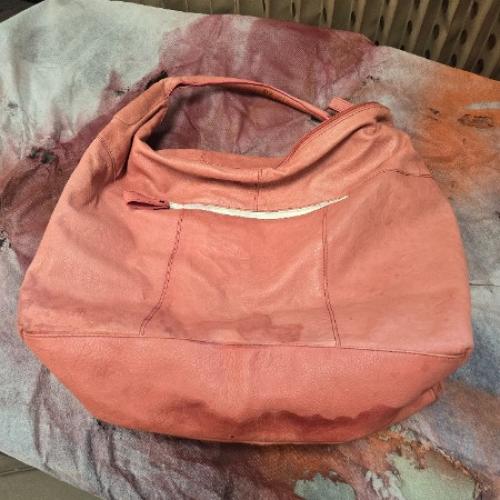 Comment rénover des sacs à main en cuir
