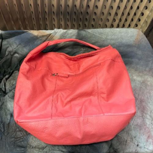 Comment rénover des sacs à main en cuir
