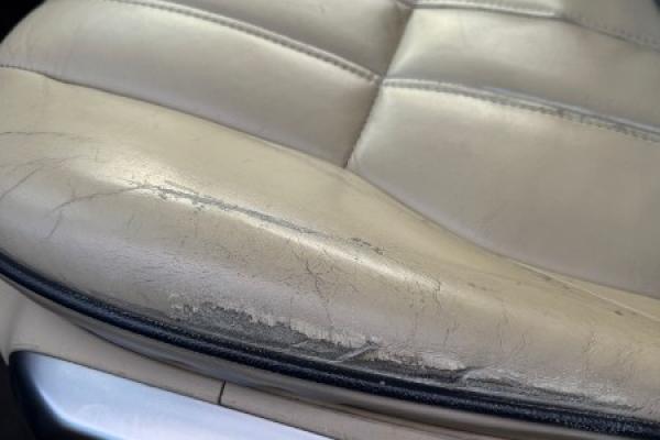 Rénovation et pigmentation intérieur cuir d'un Range Rover Vogue L322