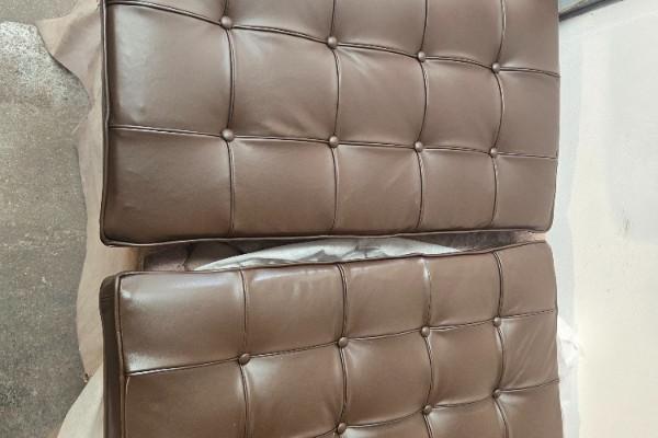 Comment rénover le cuir d'un fauteuil Barcelona ?