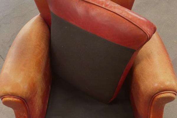 Rénovation d' un fauteuil en cuir