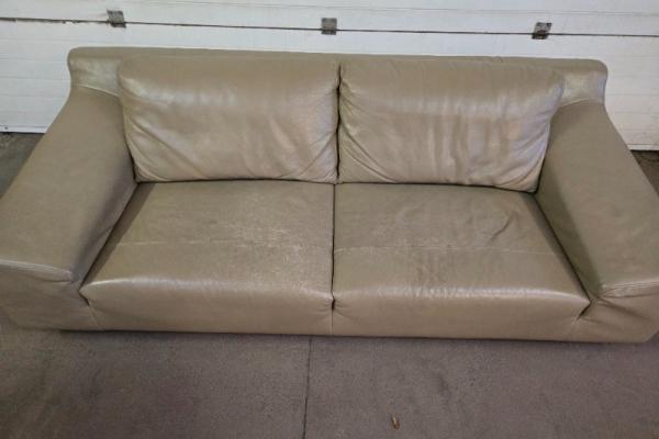 Comment moderniser canapés en cuir en changeant de couleur ?