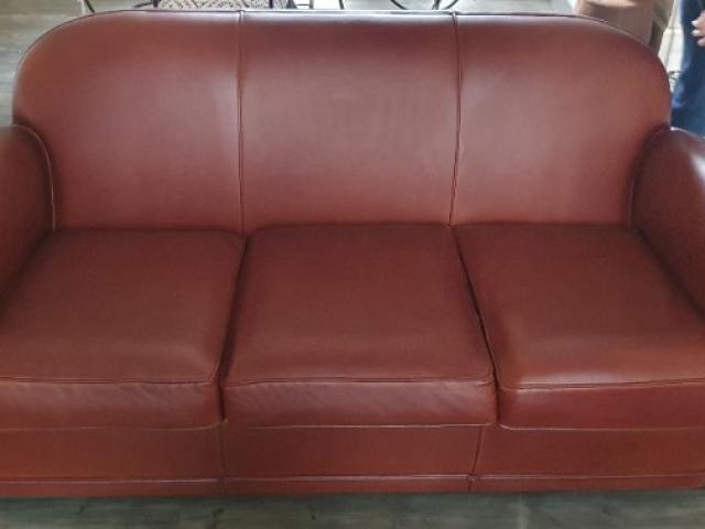 Comment changer la couleur de mon canapé et fauteuil club en cuir à Nanterre ?
