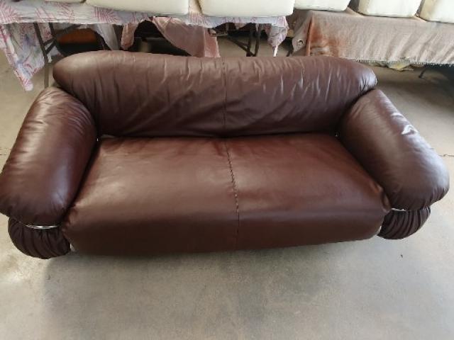 Comment rénover un Canapé Cassina Sesann en Cuir à Paris ?