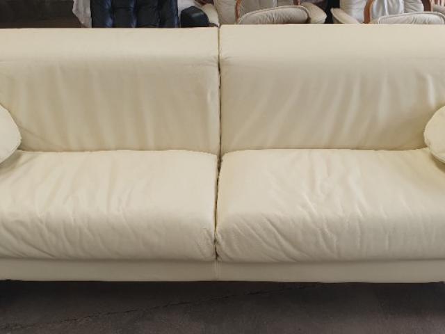 Magnifique canapé Arca en cuir de chez B&B Italia à Boulogne-Billancourt