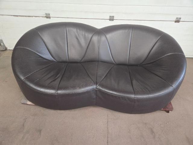 Comment rénover et changer la couleur du cuir d'un canapé Ligne Roset Pumpkin ?