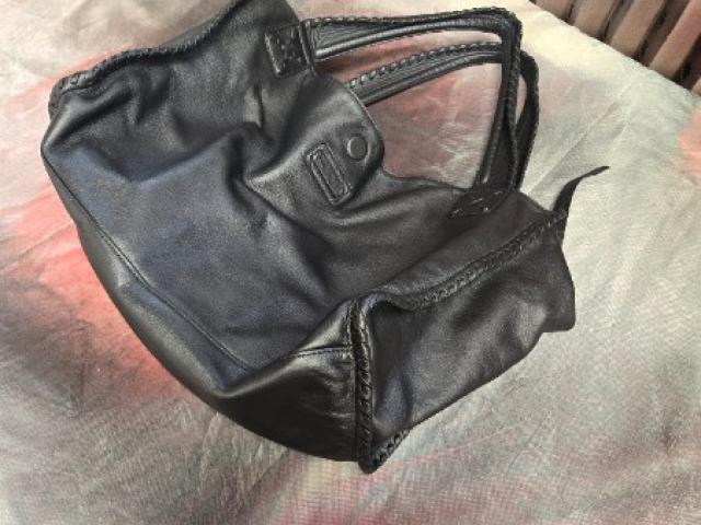 Comment rénover des sacs à main en cuir