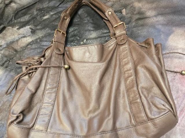 Comment rénover des sacs à main en cuir