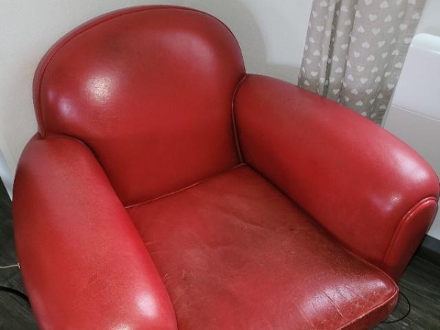 Comment changer la couleur de mon canapé et fauteuil club en cuir à Nanterre ?