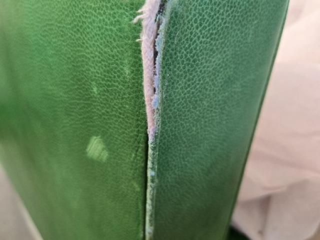 Comment rénover et redonner une nouvelle vie à un canapé en cuir sur Paris ?