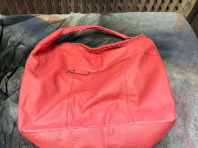 Comment rénover des sacs à main en cuir