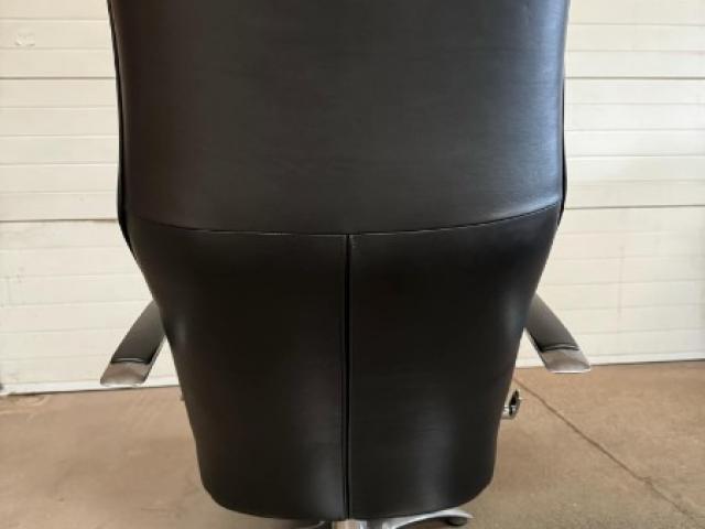 Comment refaire une nouvelle jeunesse à un fauteuil Jori à Amiens
