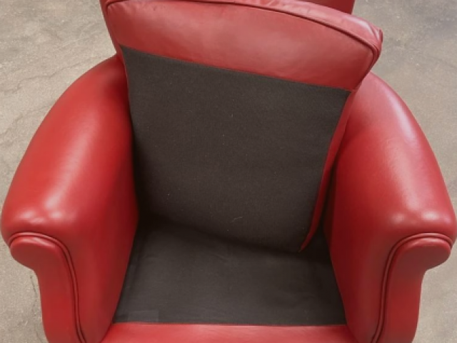 Rénovation d' un fauteuil en cuir