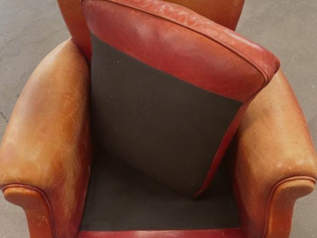 Rénovation d' un fauteuil en cuir