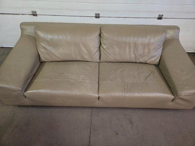 Comment moderniser canapés en cuir en changeant de couleur ?