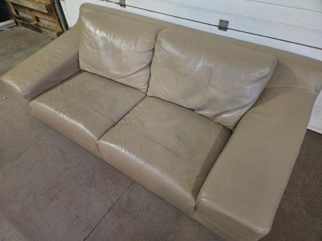 Comment moderniser canapés en cuir en changeant de couleur ?