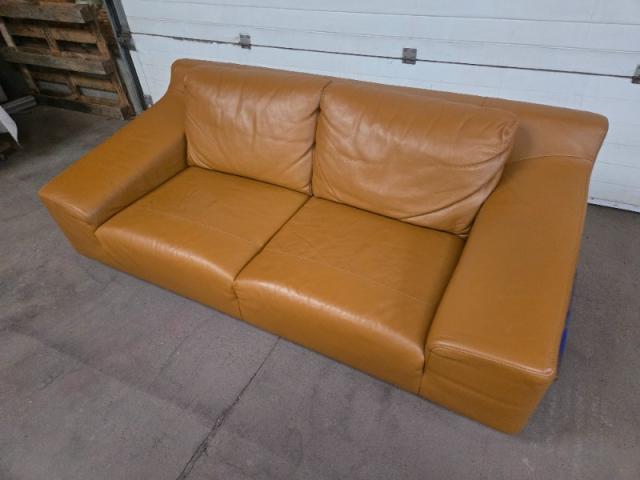 Comment moderniser canapés en cuir en changeant de couleur ?